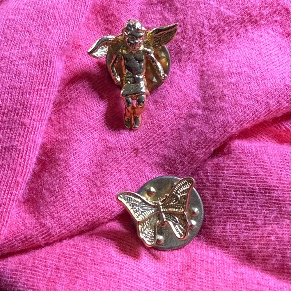 Vintage Lot of Pins Brooches Hearts Angels Flags Rainbows Shamrocks‎
